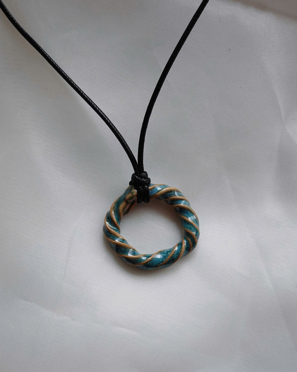 Winding Ceramic Necklace 2